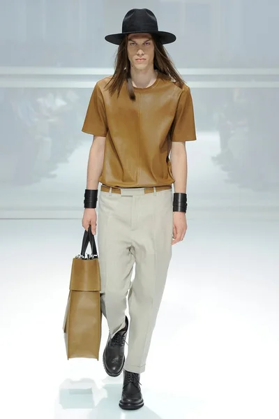 Look 23